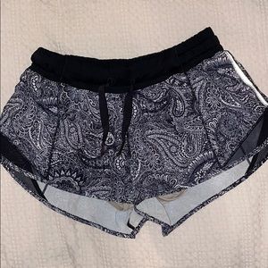 Lululemon Hotty Hot Short